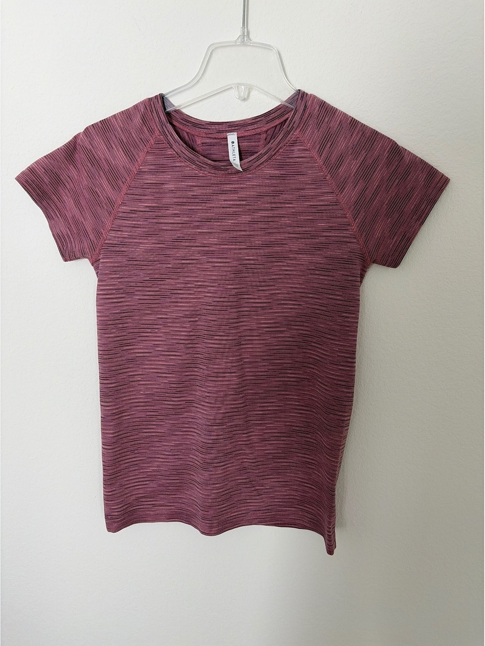 Athleta Momentum Seamless Tee Top Magenta Striped Size Medium